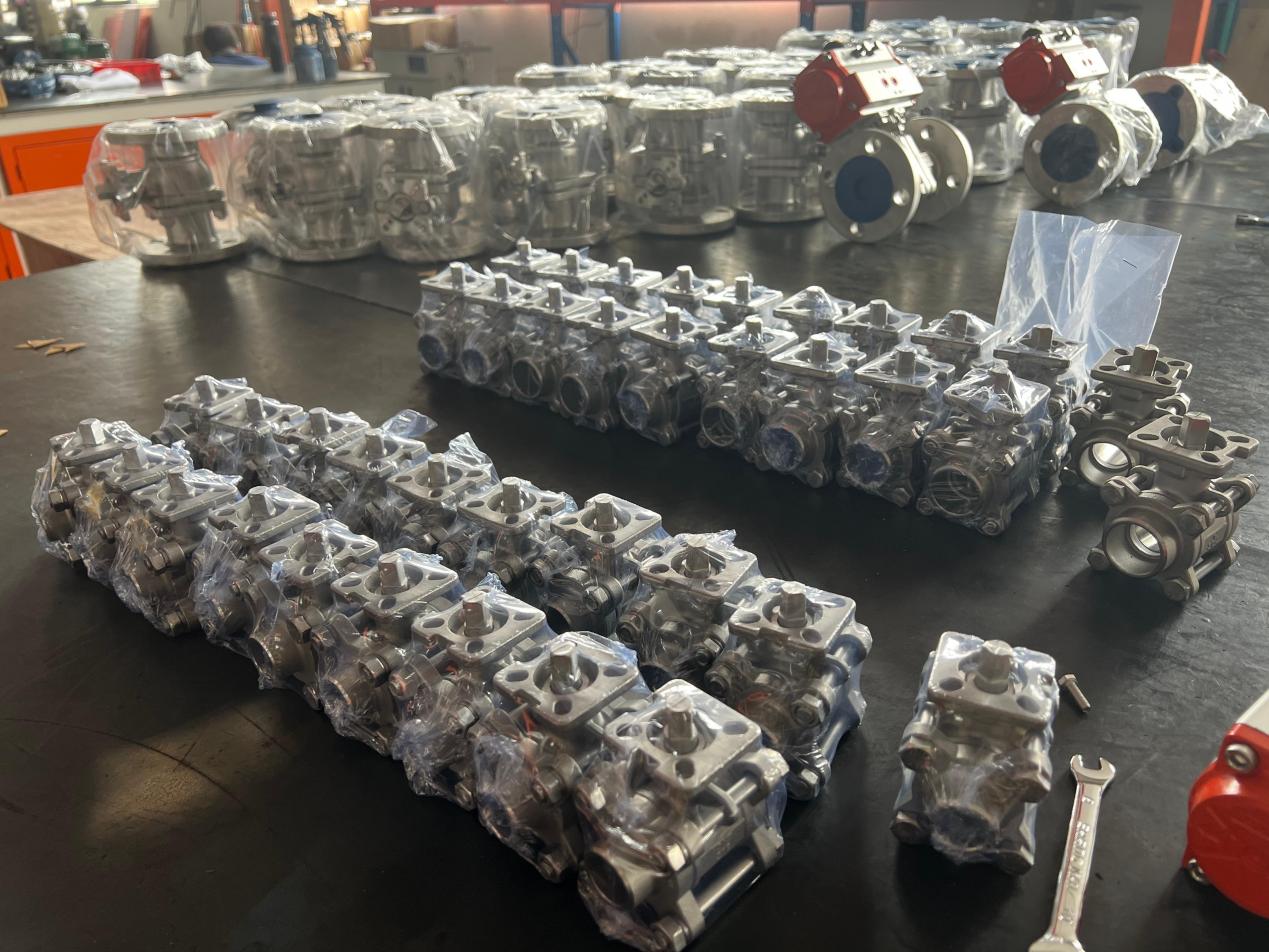 Zhongguan Valves розгорнув двоскладові та трискладові кулькові клапани для задоволення потреб різних сценаріїв.
